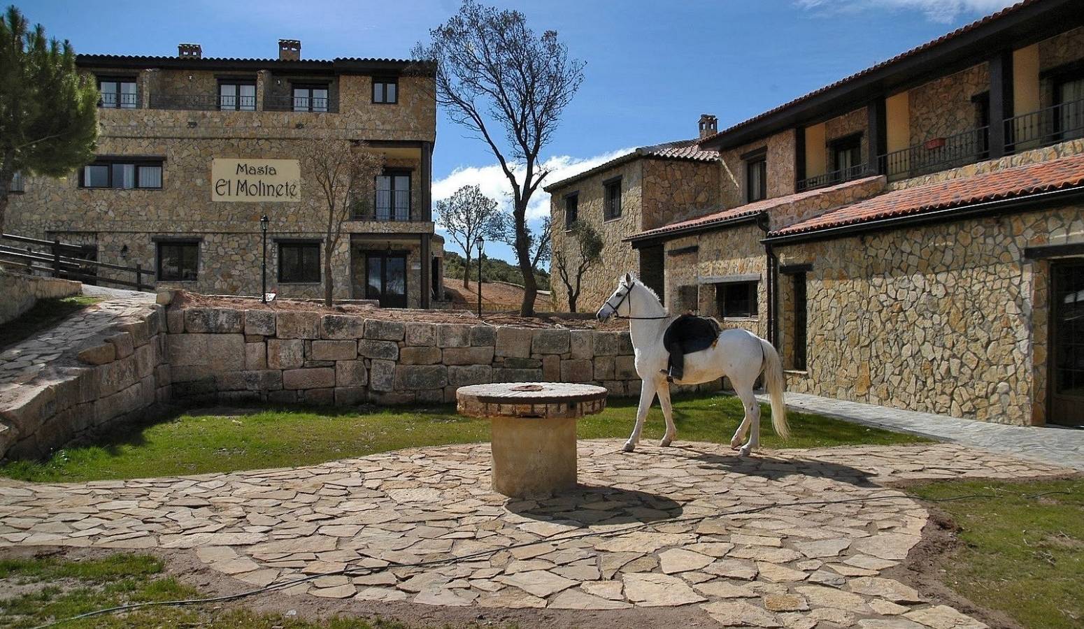 escapada monoparental Hotel Masía del Molinete fin de año 2025